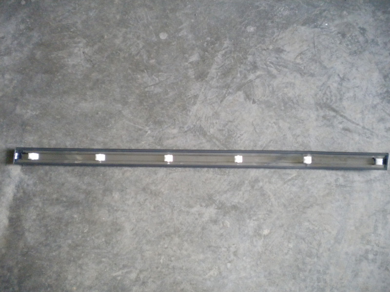 Modanatura porta anteriore...