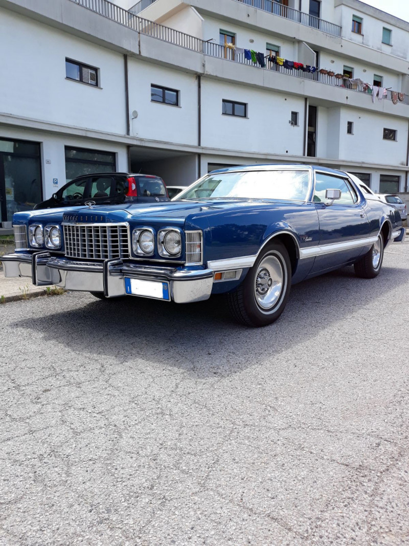 Ford Thunderbird del 1975...