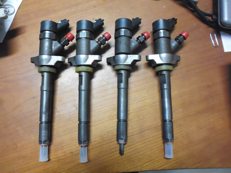 Iniettori Bosch 0445110239...